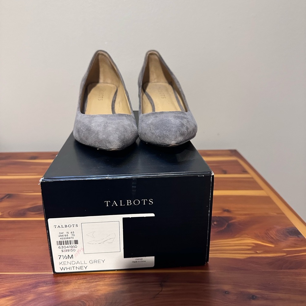 Women’s Shoes - Picture 2 of 4